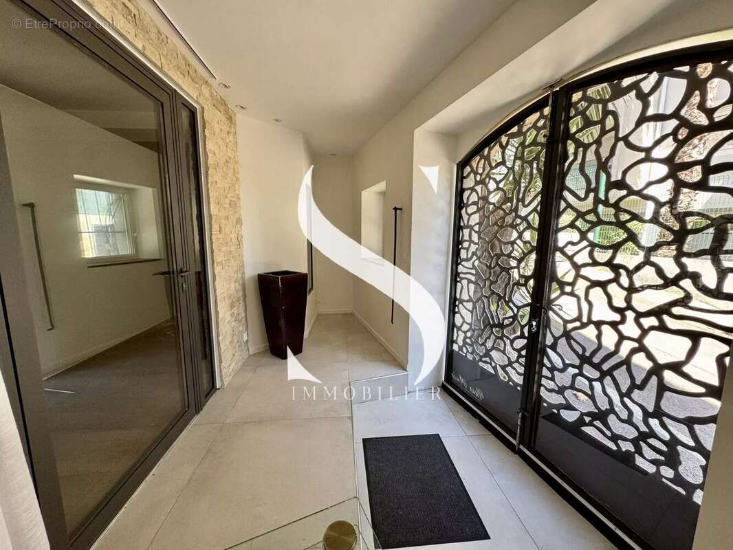 Appartement à VALLAURIS