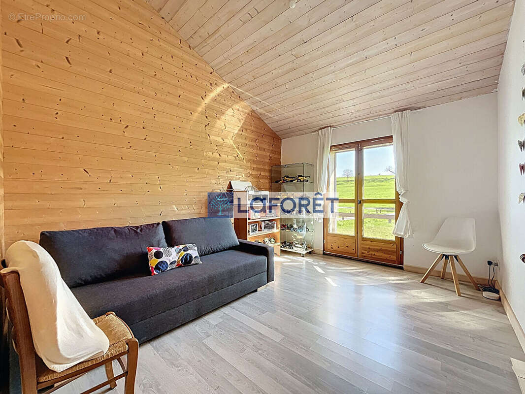 Fronville Chalet 150 m² - photo 10