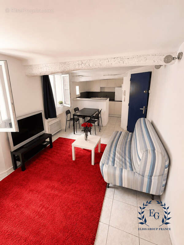 Appartement à SOLLIES-TOUCAS