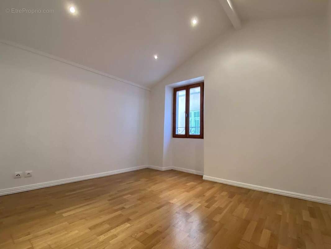 Appartement à ROQUEBRUNE-CAP-MARTIN