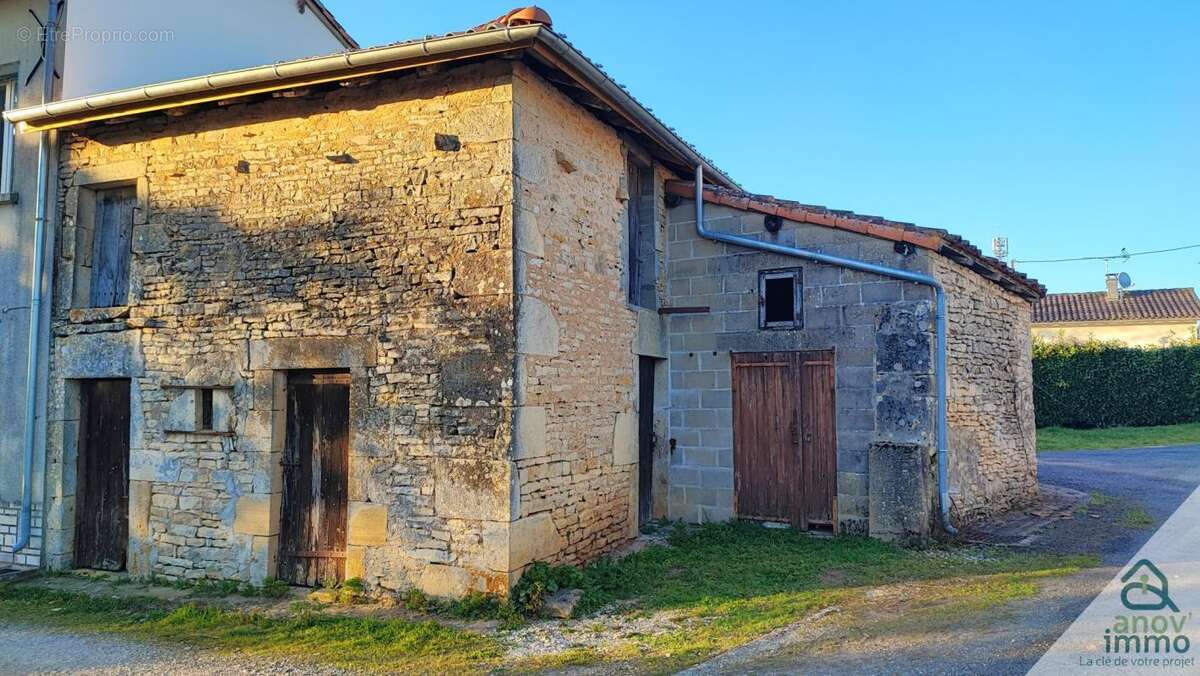 Maison à MAUPREVOIR