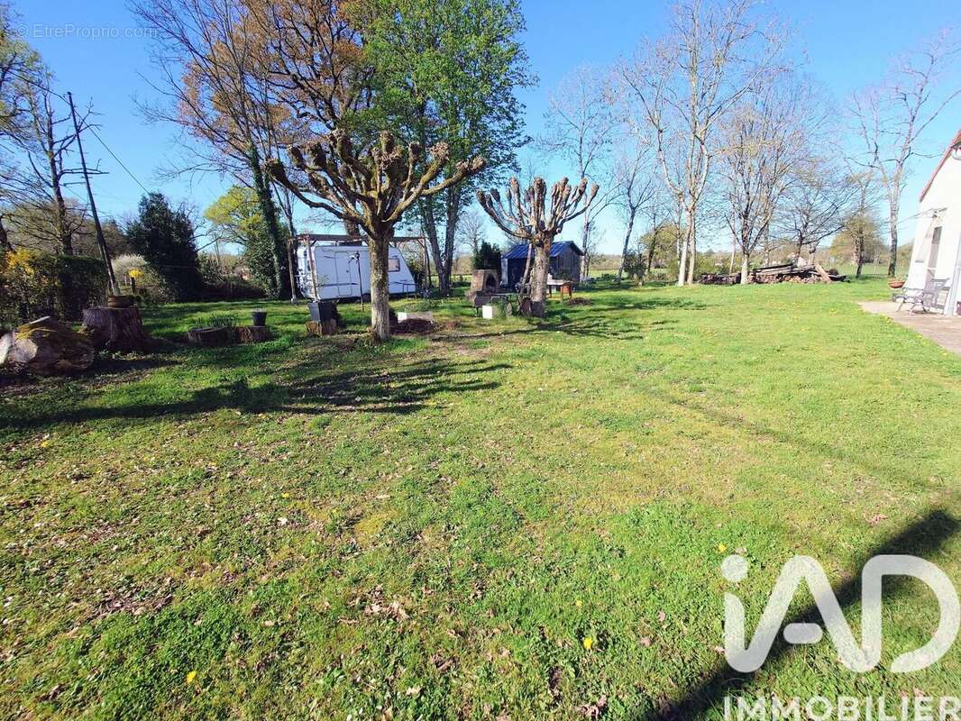 Maison 69 m² à Brigueil-Le-Chantre  - photo 8
