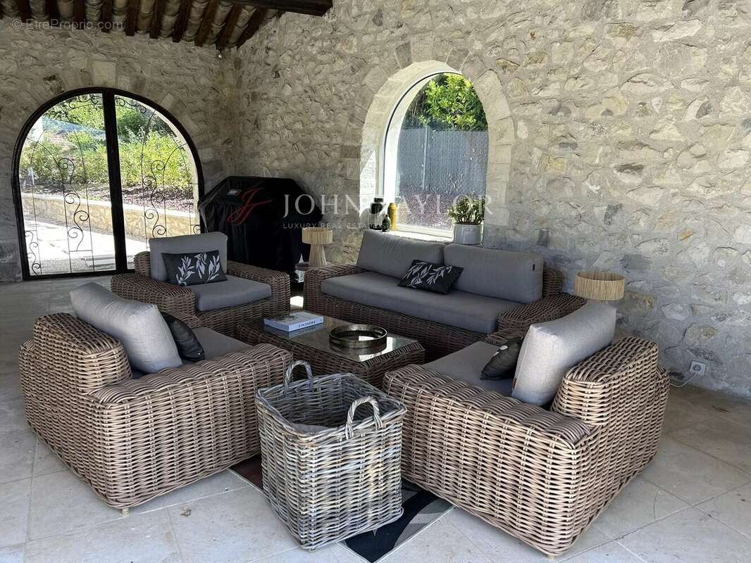 Maison à MONTELIMAR