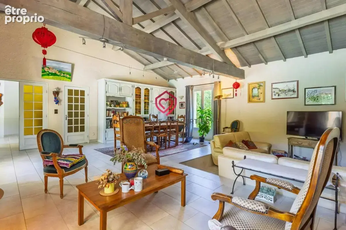 Villa de plain-pied avec piscine, tennis et plus de 2ha - photo 4