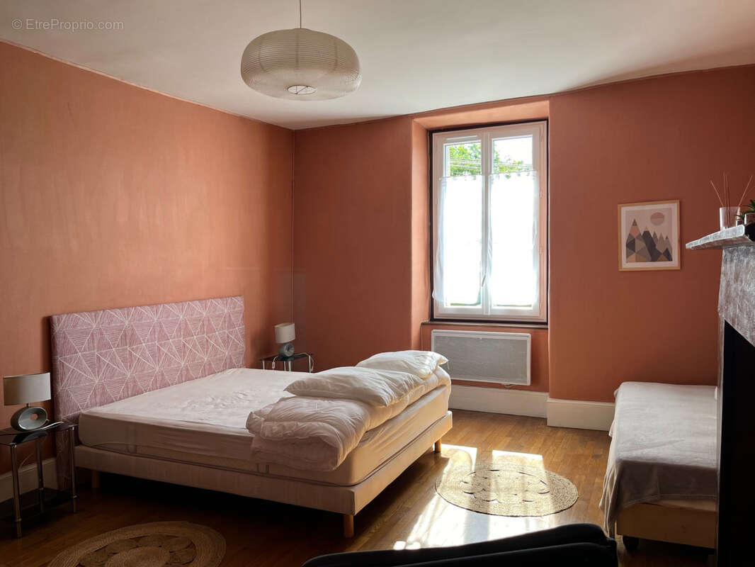 Maison à JUMILHAC-LE-GRAND