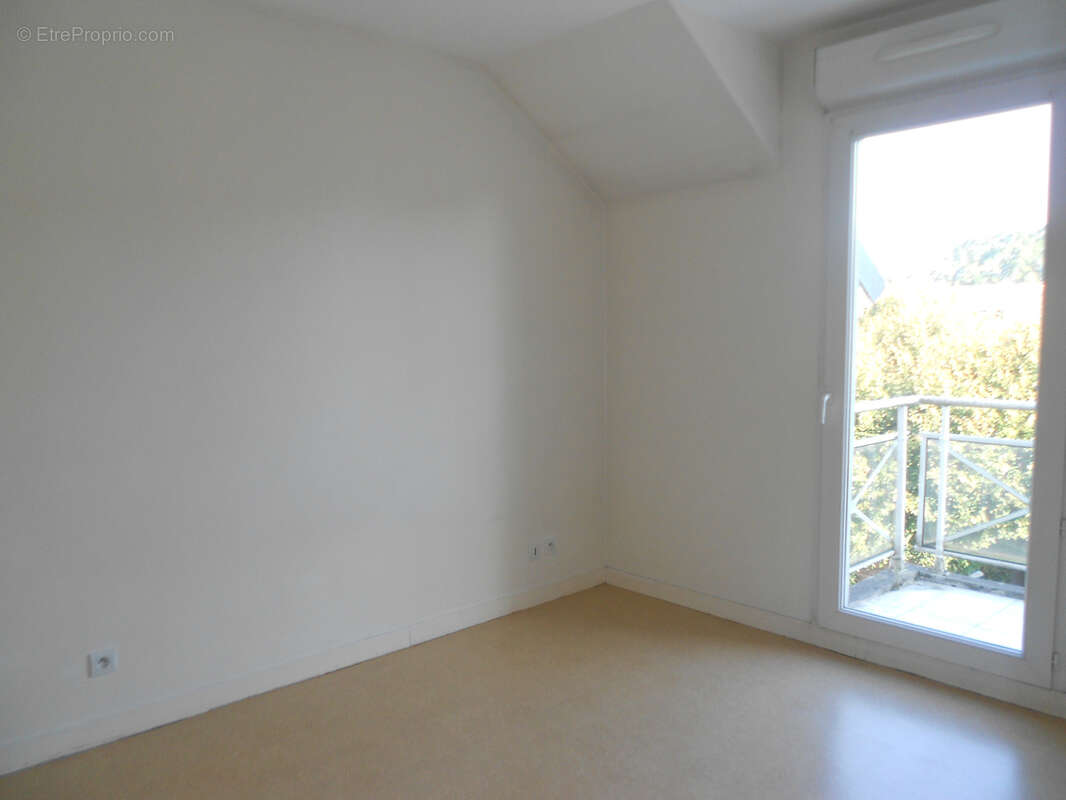 Appartement à VAUX-LE-PENIL