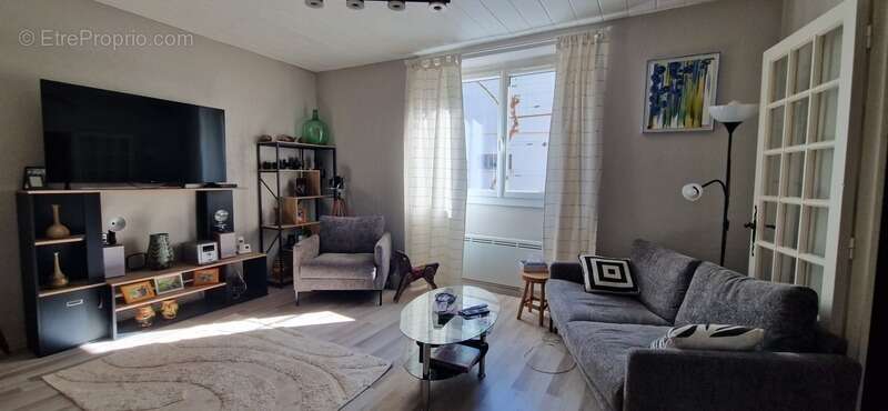 Maison à DECAZEVILLE