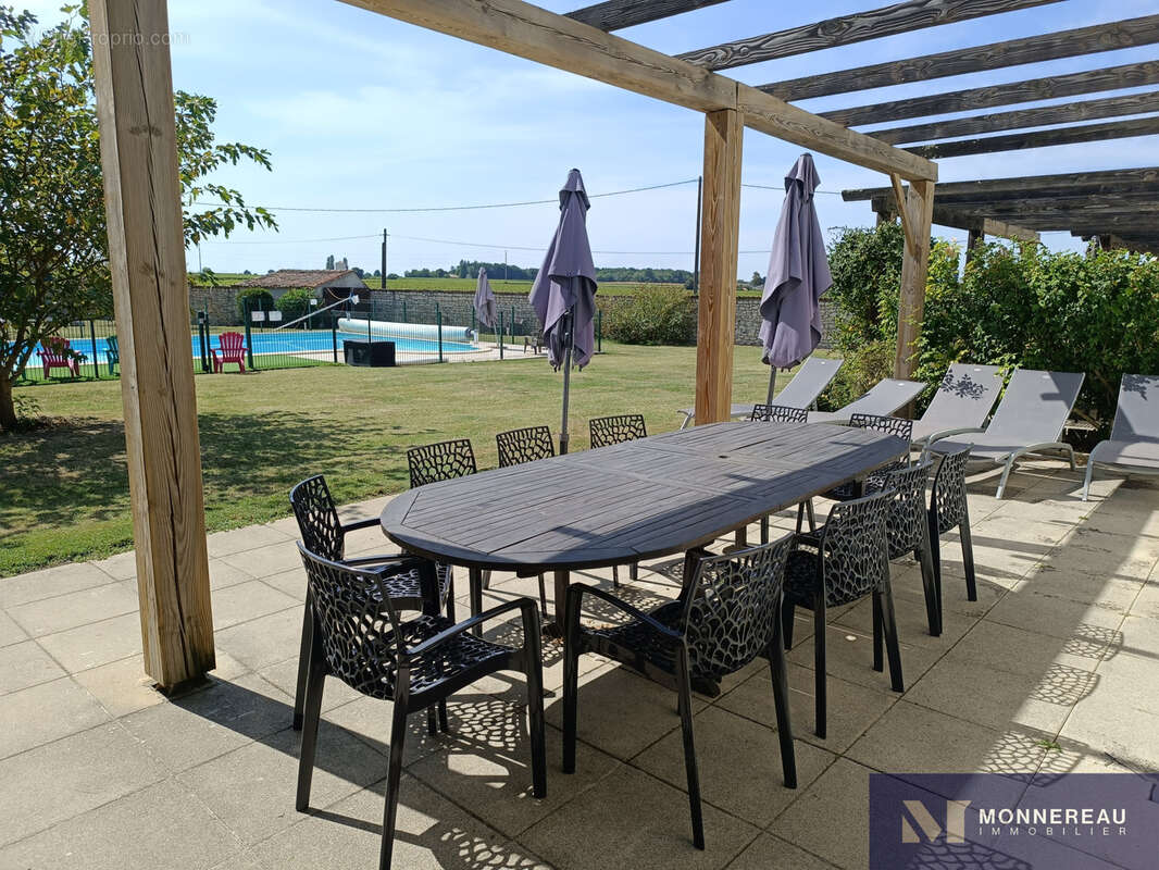 Maison à MORTAGNE-SUR-GIRONDE