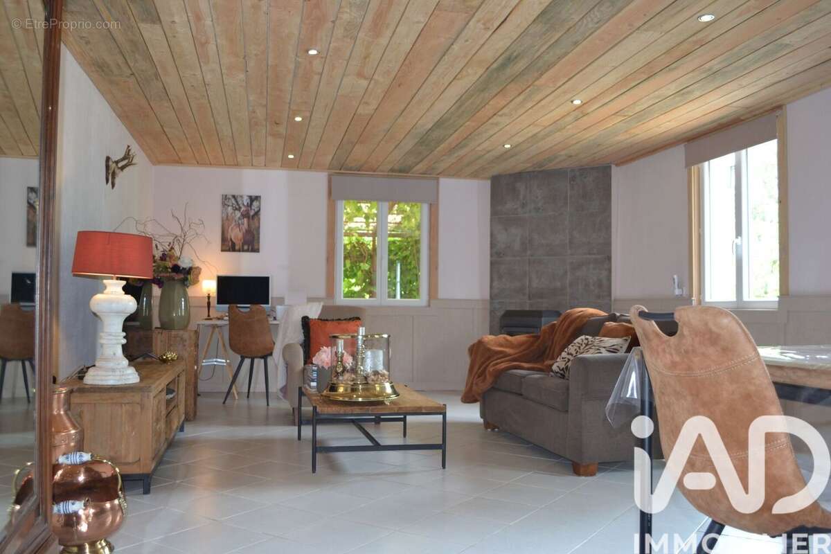 Photo 2 - Maison à SAINT-SAUD-LACOUSSIERE