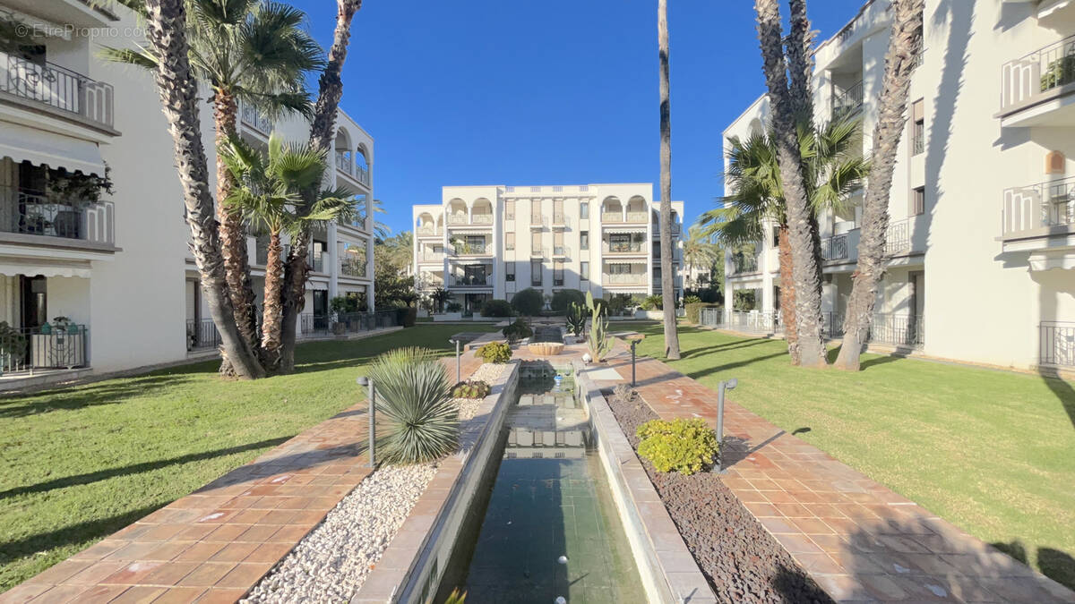 Appartement à SANARY-SUR-MER