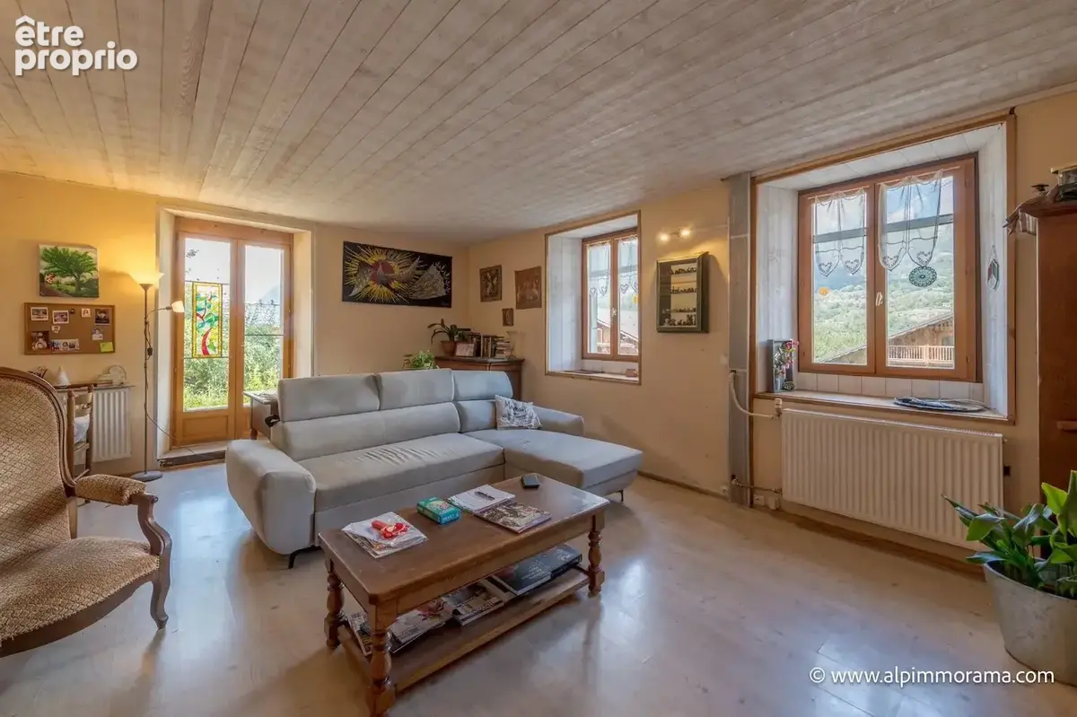 Samoëns – Ferme de caractère avec 3 appartements, jardin et grange - photo 7