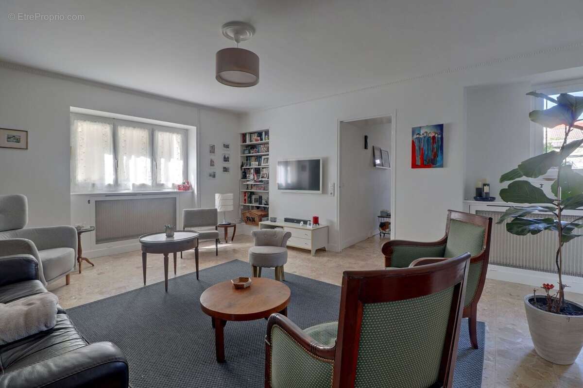 Maison à MAURECOURT