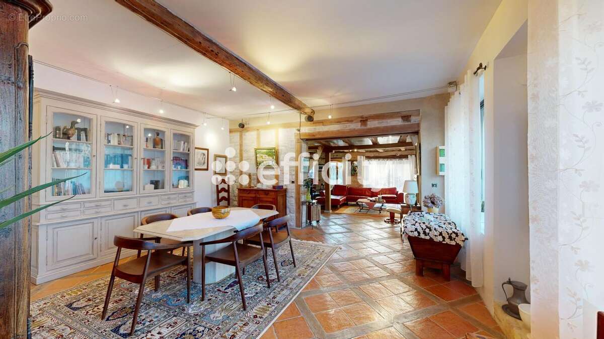 Maison à CONDAT-SUR-VEZERE