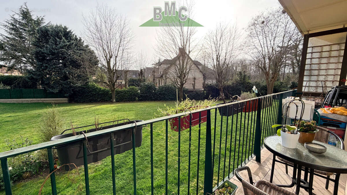 Appartement à LE PLESSIS-BOUCHARD