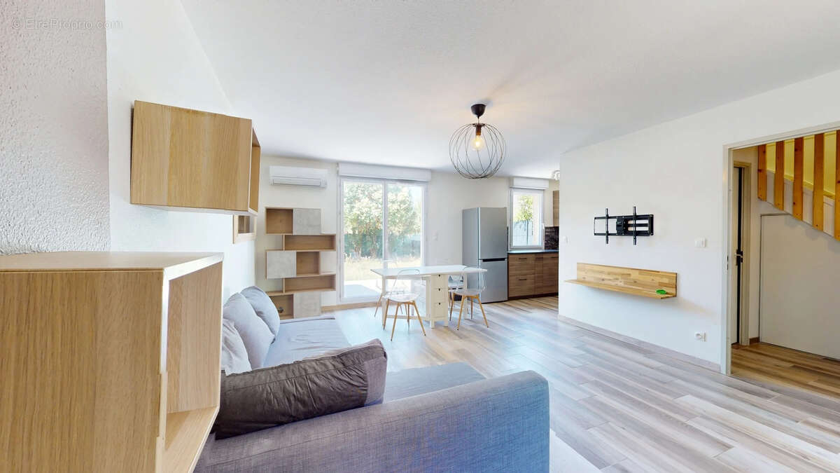 Maison T3 duplex rénové avec jardin + double place de parking - photo 2