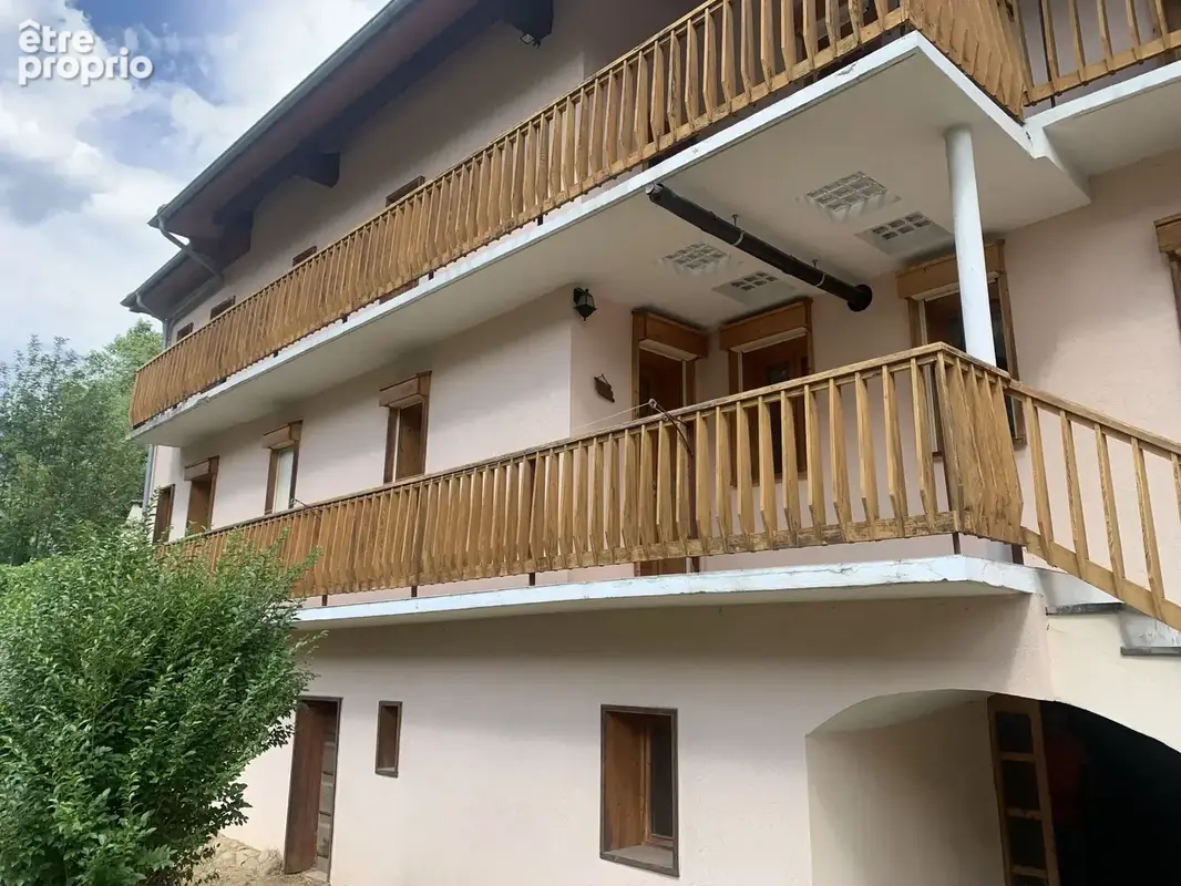 Maison 513 m² à Saint-Marcel  - photo 2