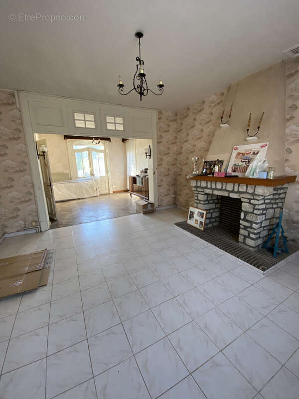 Maison à FONTAINE-AU-PIRE