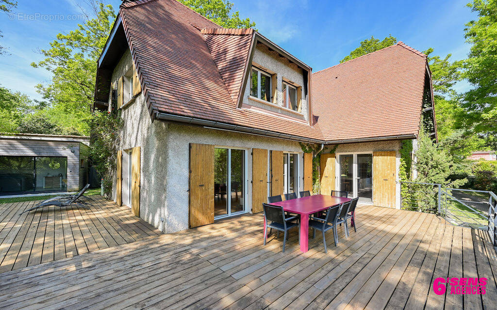 Maison à TASSIN-LA-DEMI-LUNE