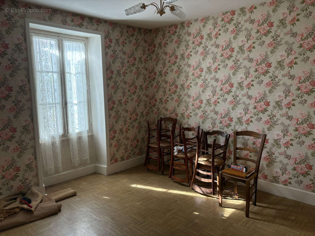 Grande maison avec dependance et jardin - photo 20