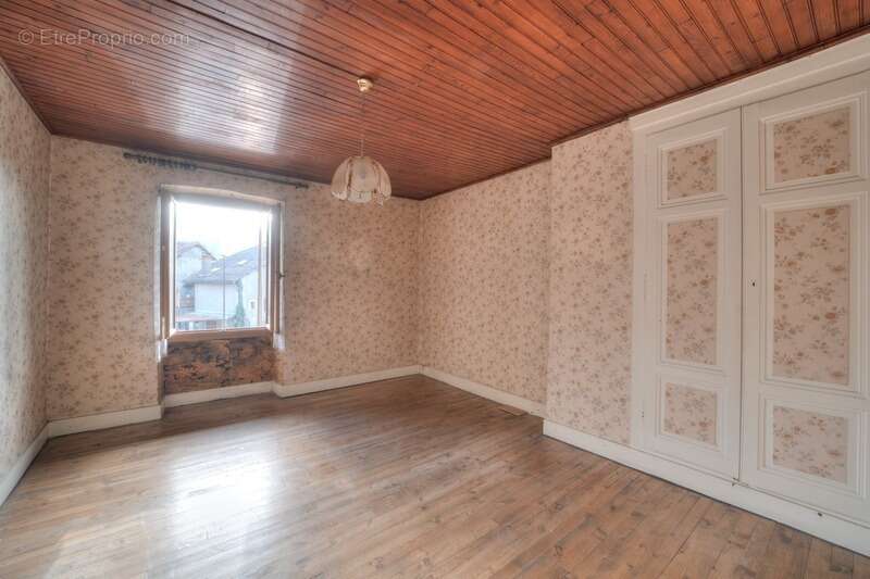 Maison à BELLEGARDE-SUR-VALSERINE