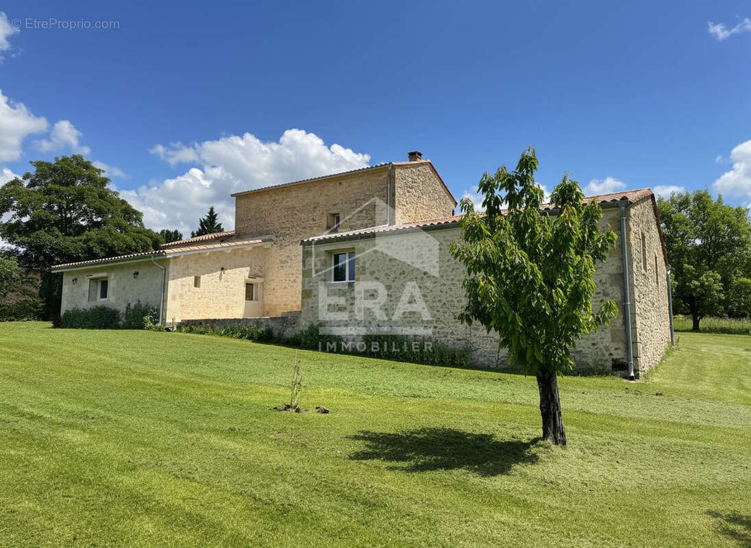 Maison à MONTPON-MENESTEROL