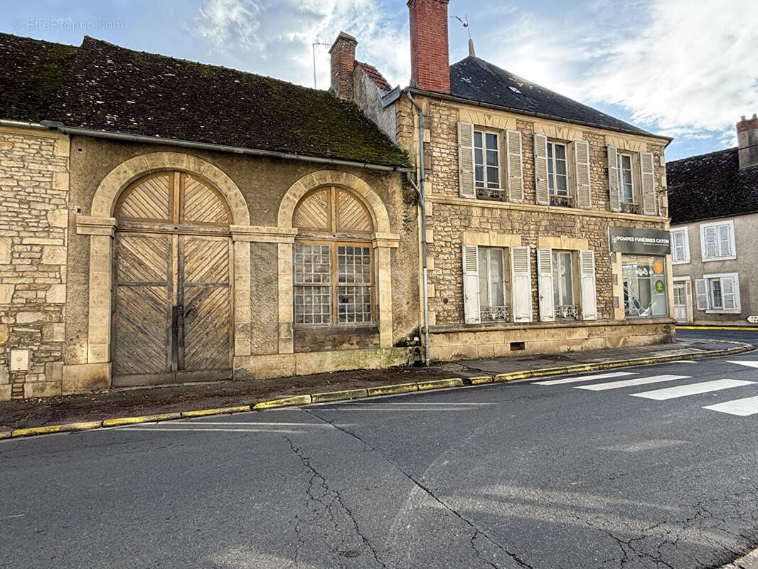 Appartement à DONZY