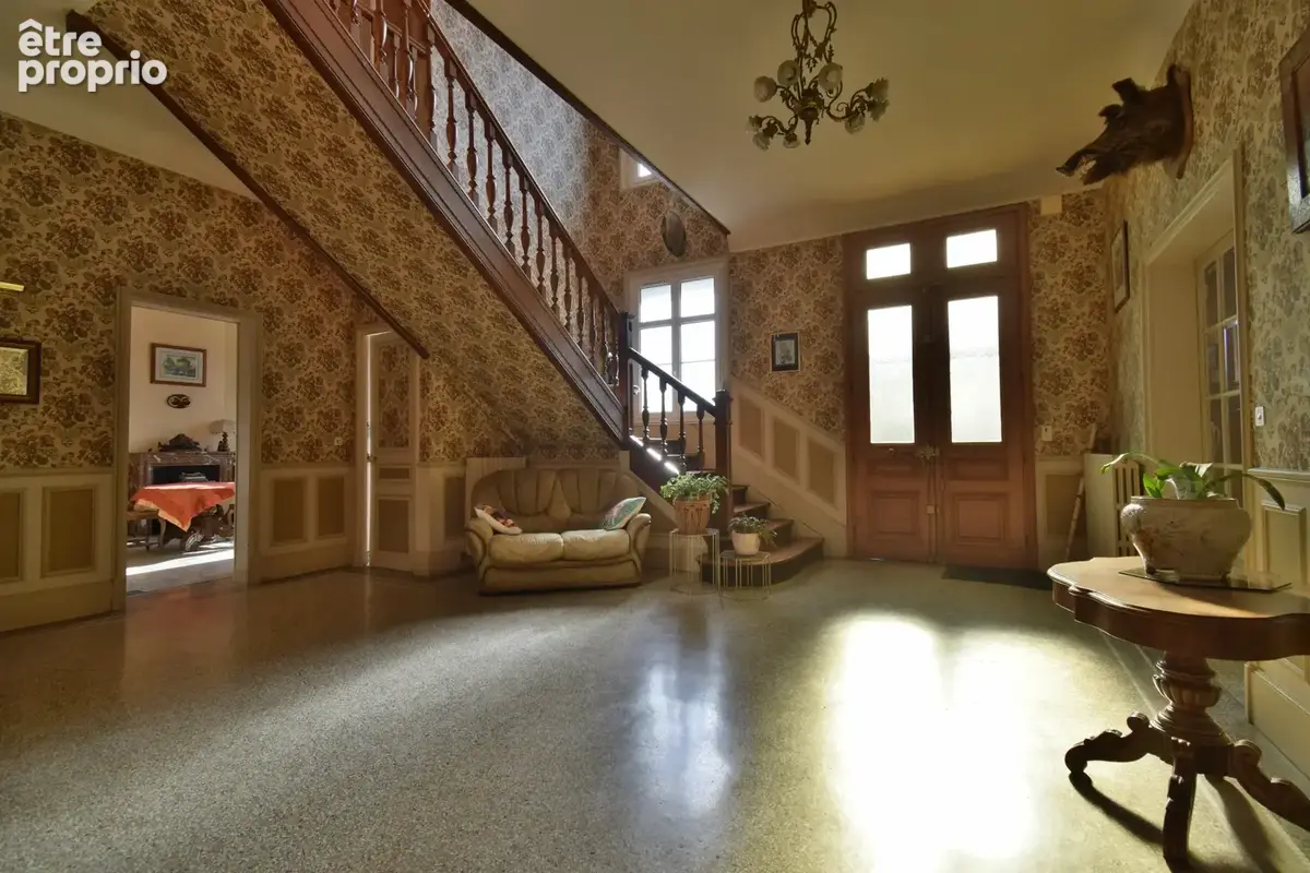 Corps de ferme avec Maison bourgeoise à vendre - Au nord de Soissons (02 Aisne) (14km) – maison de 335 m² -6 chambres - Dépendan - photo 4