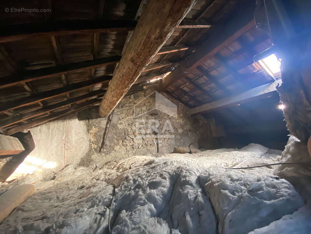 Appartement à MARSEILLE-4E