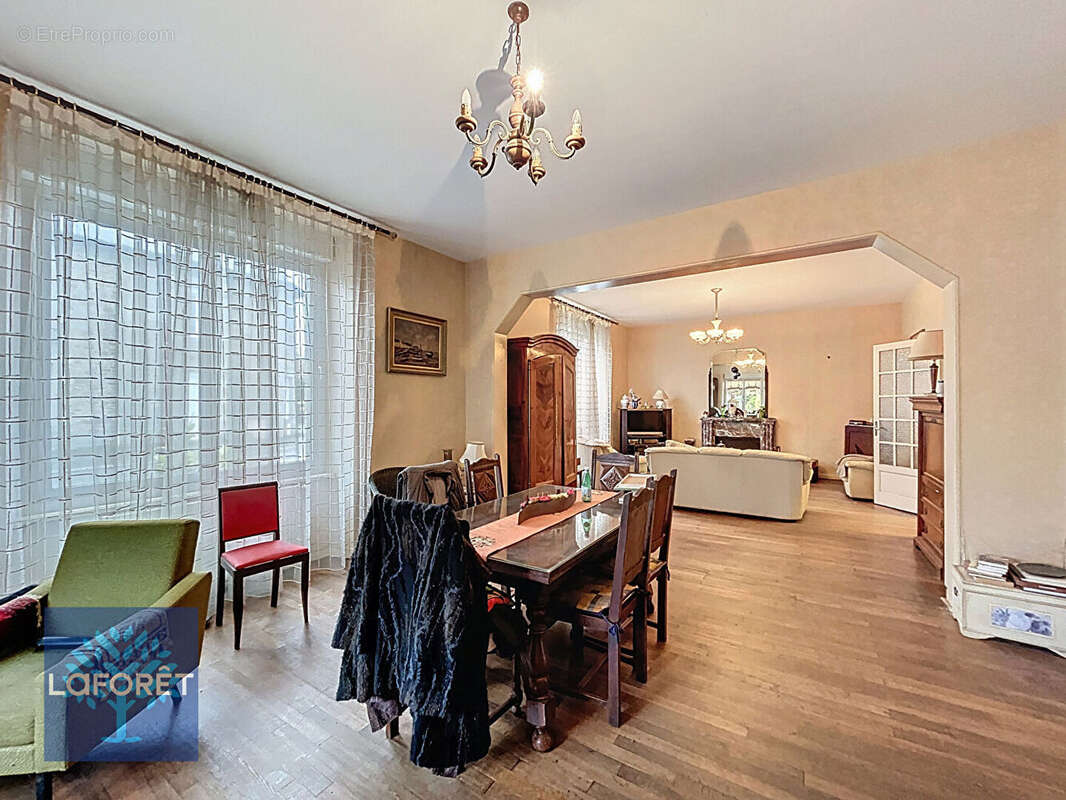 Maison à SAINT-BRICE-EN-COGLES