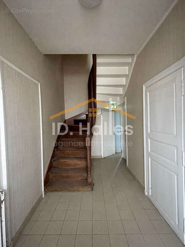 Immeuble-maison Saint Aignan Sur Roë - photo 4