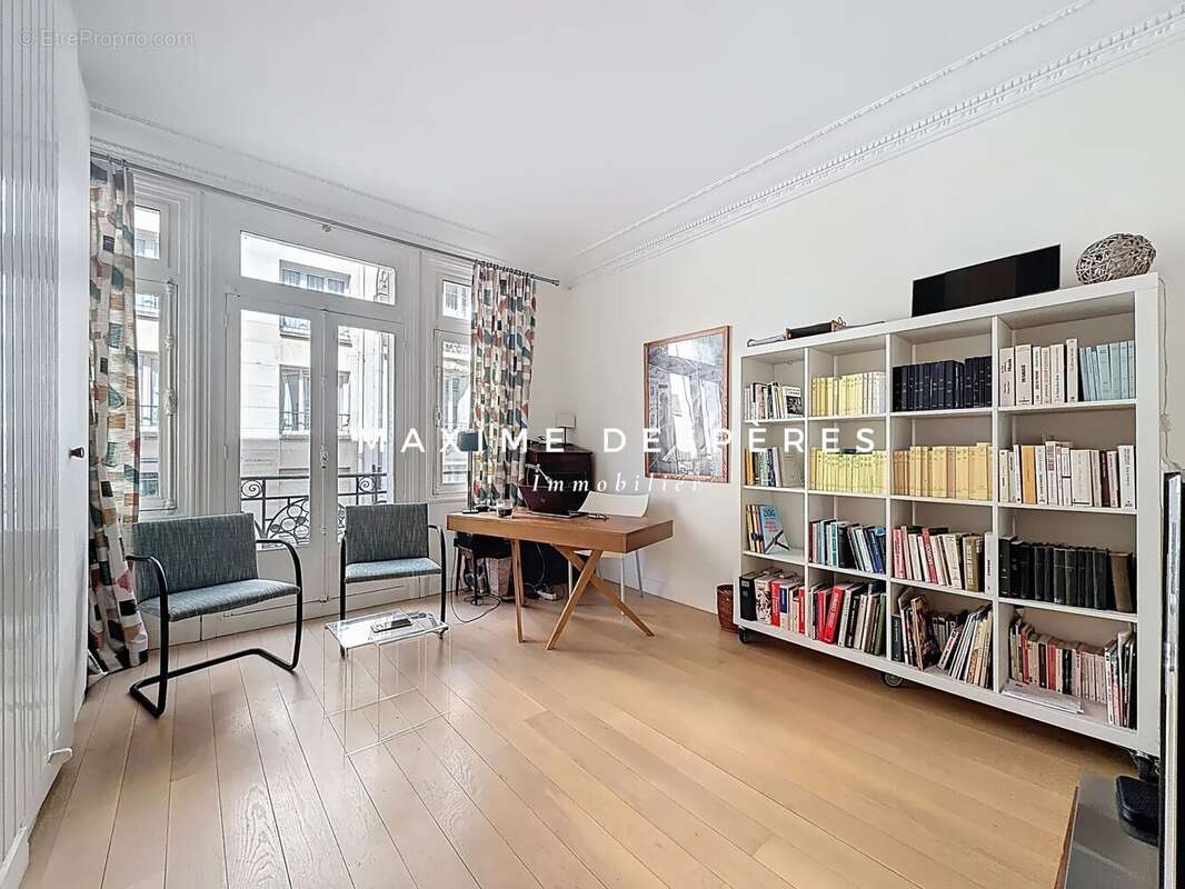 Appartement à NEUILLY-SUR-SEINE