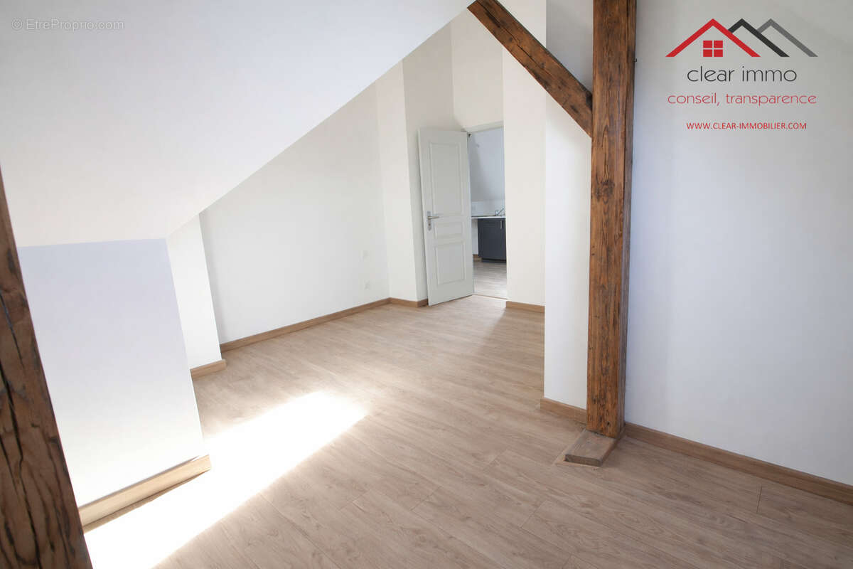 Appartement entièrement rénové avec 2 places de stationnement - photo 5