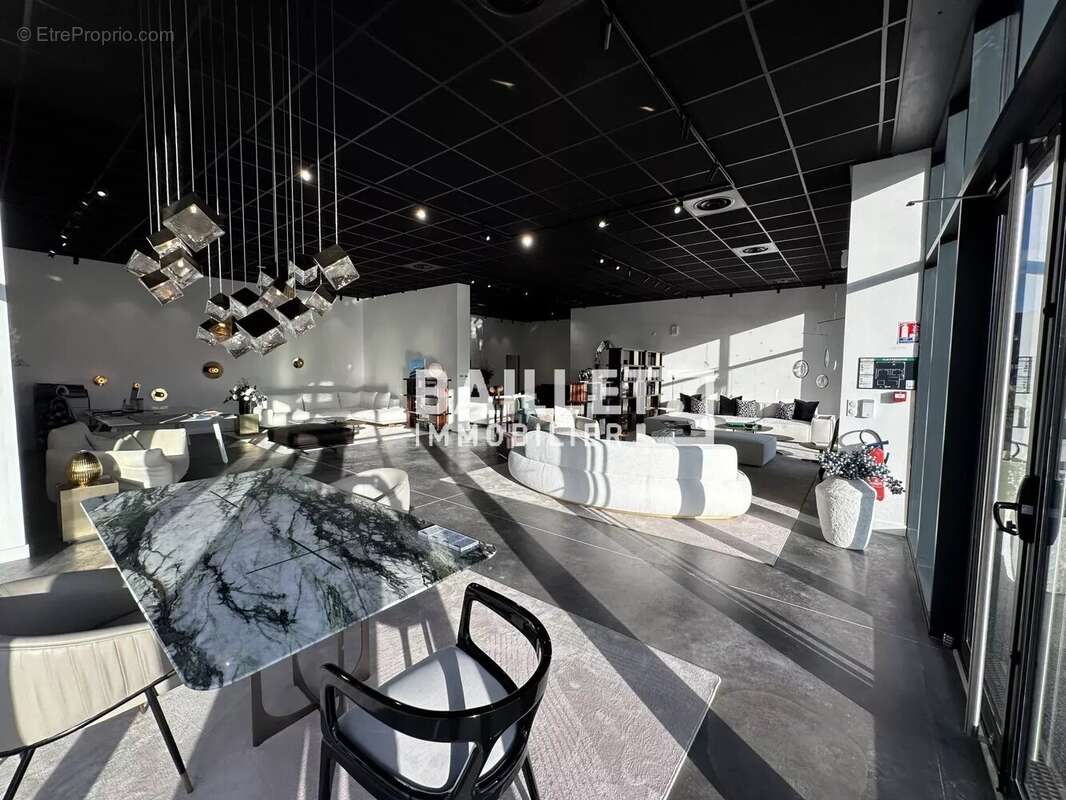 Commerce à FREJUS