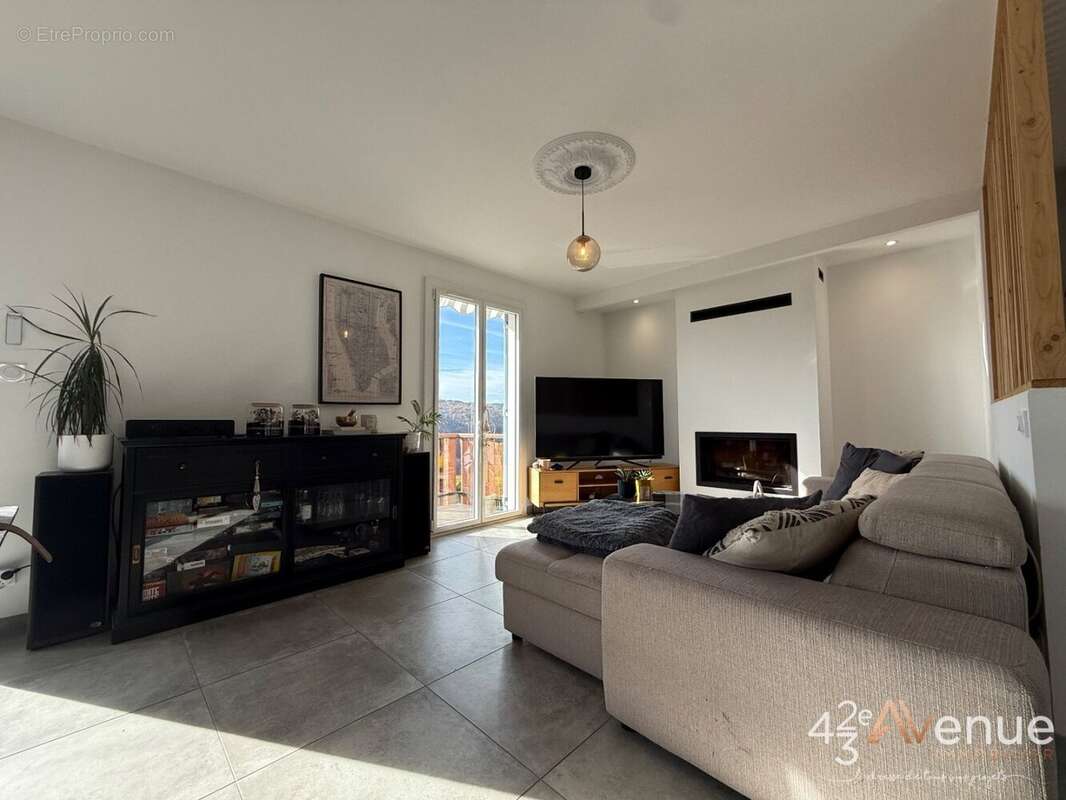 Maison à ROCHE-LA-MOLIERE