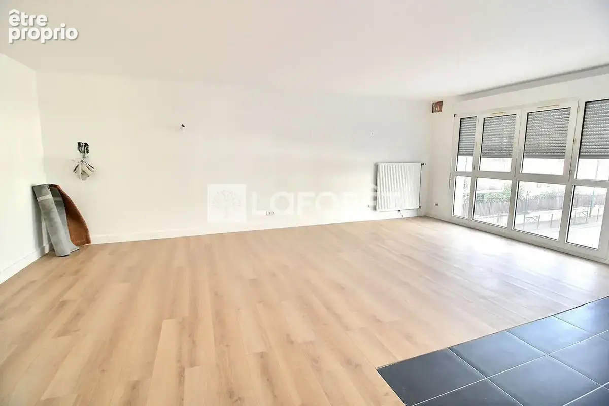Appartement Villeneuve La Garenne 3 pièces 67.53 m2 + Terrasse 27 m² - photo 2