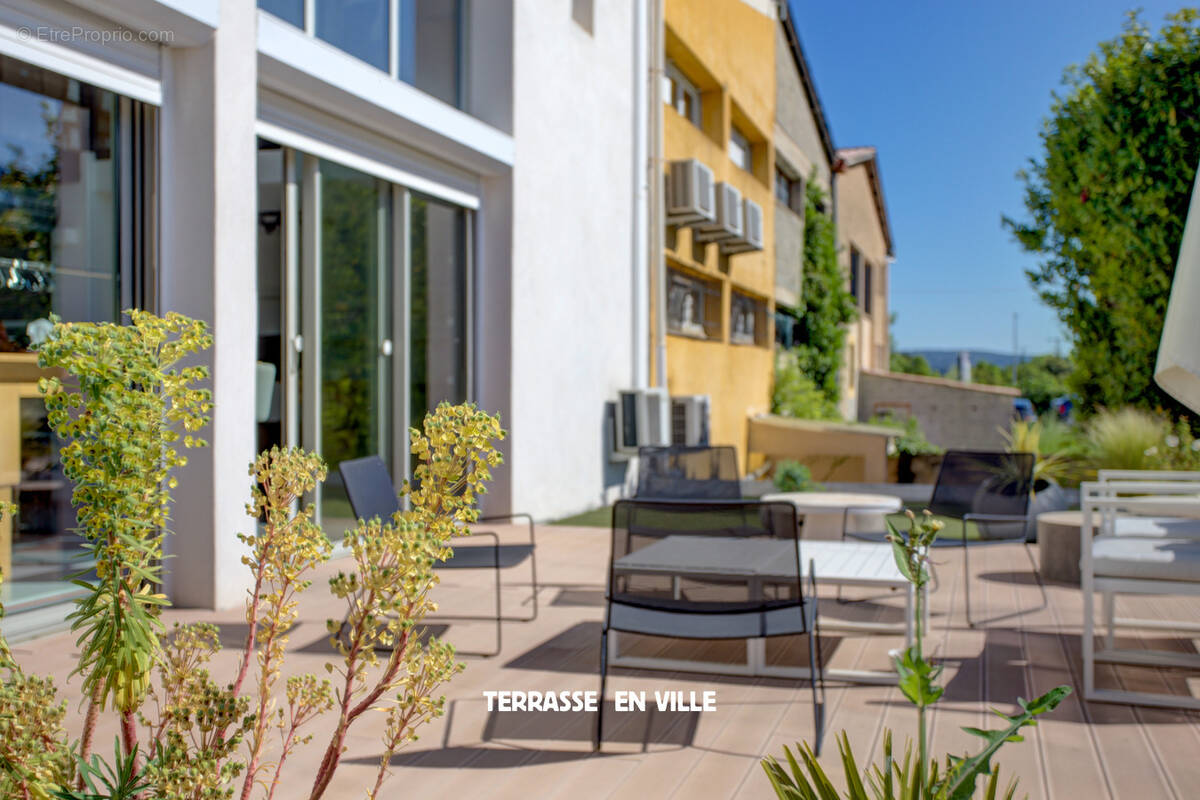 Commerce à AIX-EN-PROVENCE