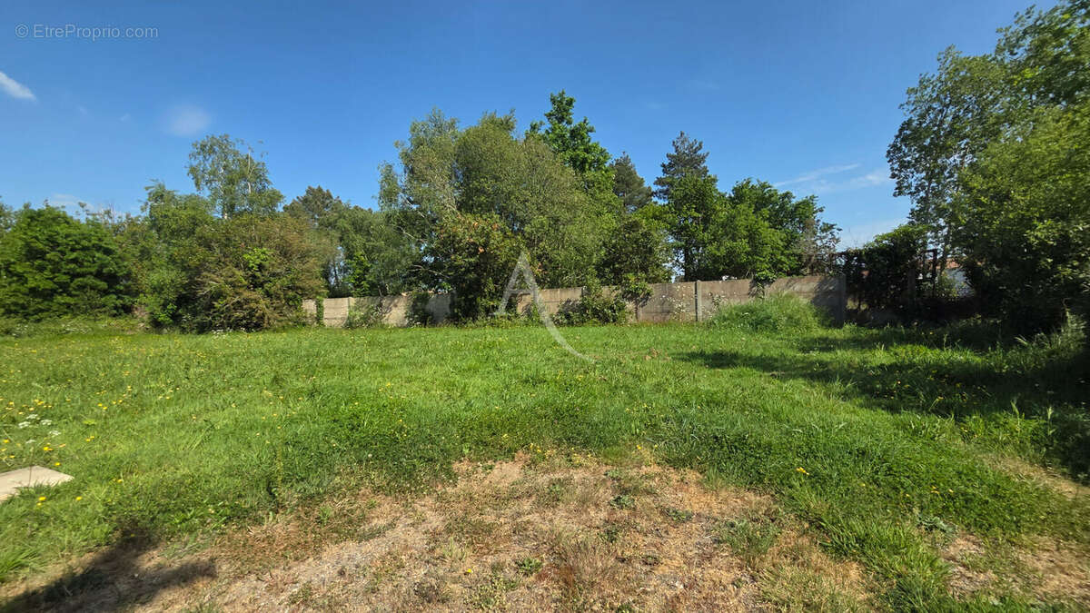 Terrain à NOTRE-DAME-DE-RIEZ