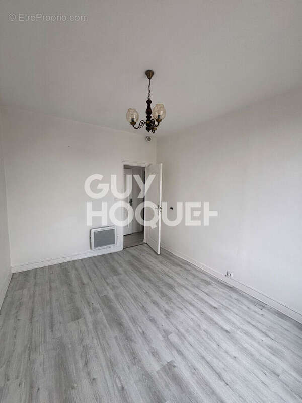 Appartement à LES PAVILLONS-SOUS-BOIS