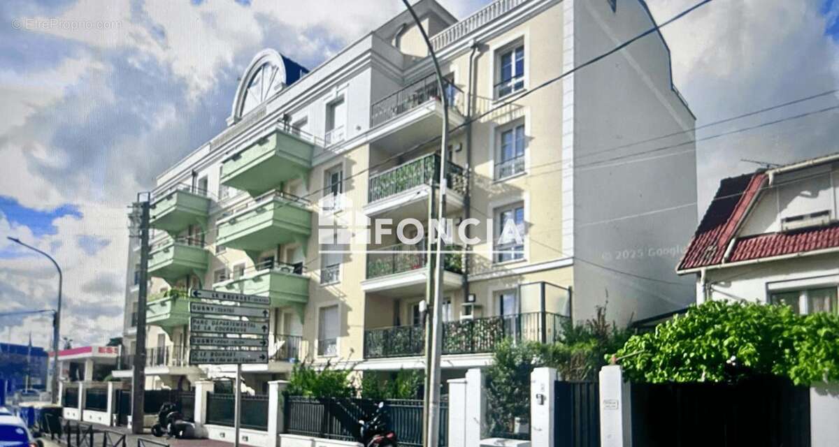 Appartement à LE BLANC-MESNIL