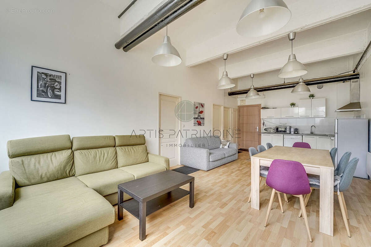 Appartement à LES LILAS