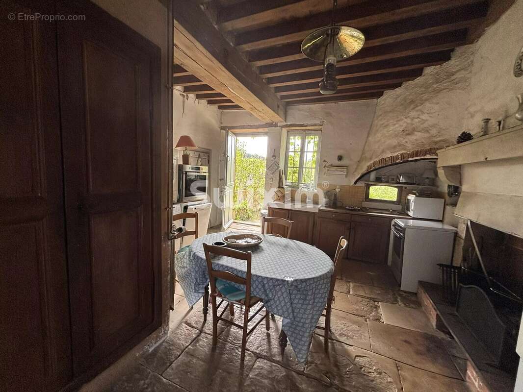 Authentique maison de caractère sur 2 650 m² de terrain clos - photo 9
