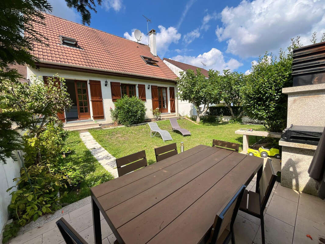 Maison à TREMBLAY-EN-FRANCE