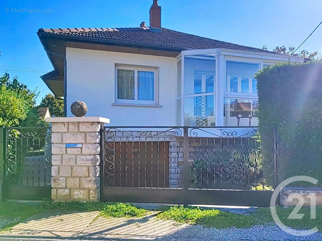 Maison à ARC-SUR-TILLE