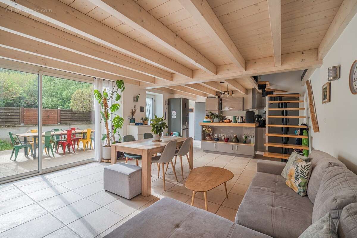 Maison à SAINT-CASSIEN