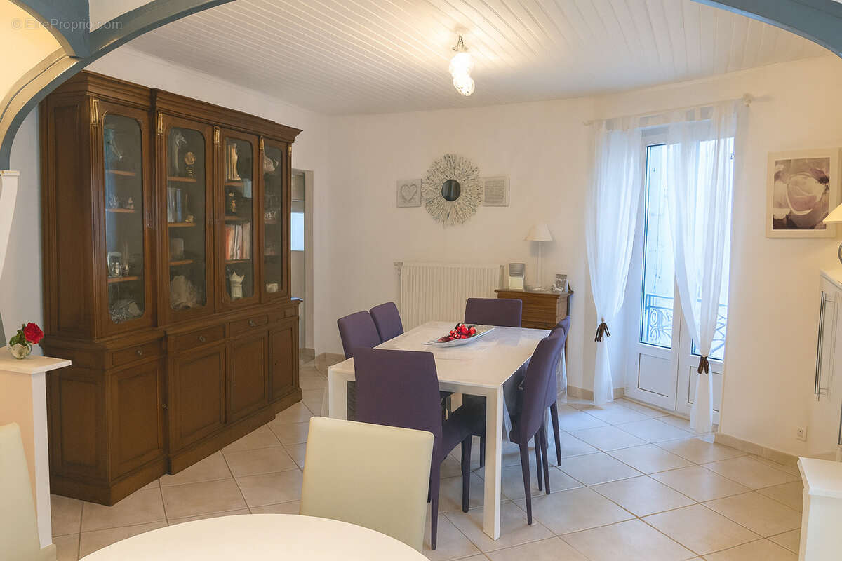 Maison à MONTELIMAR