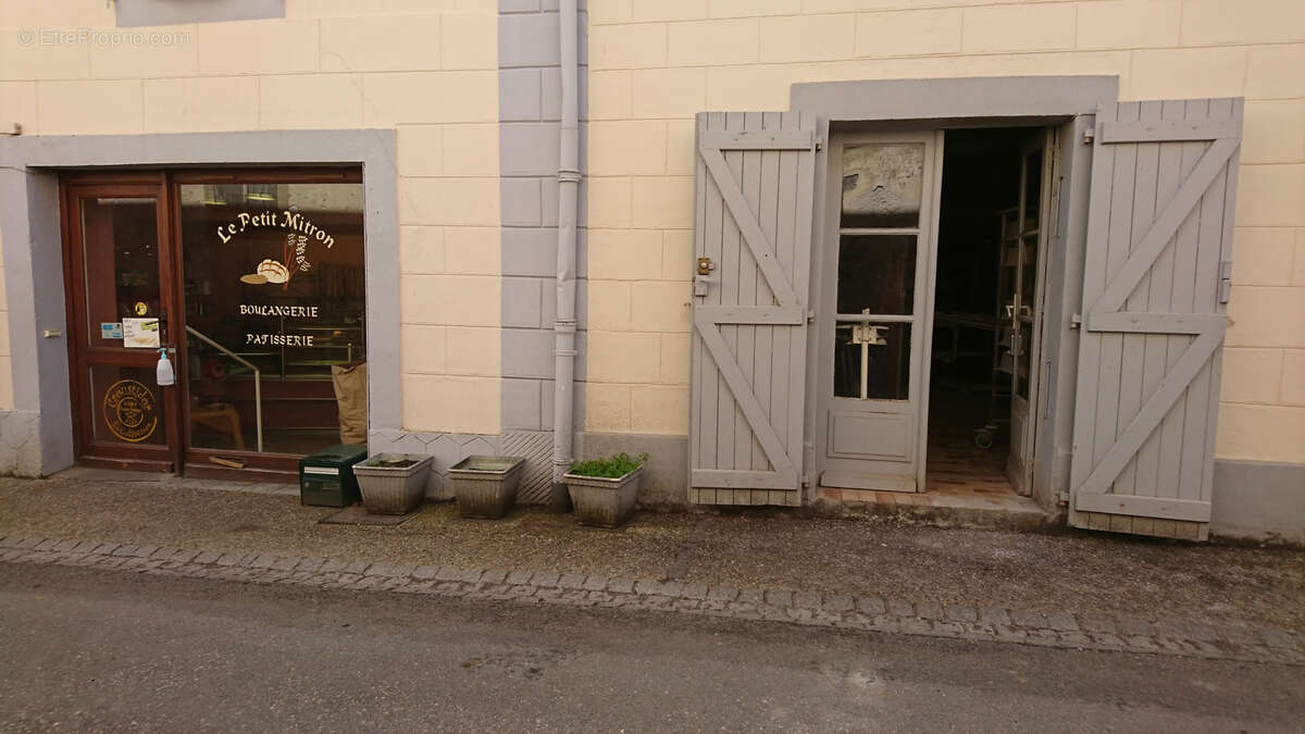 Commerce à OUST