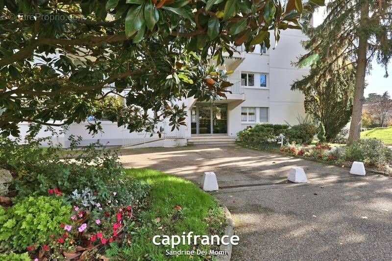 Appartement à SAINTE-FOY-LES-LYON