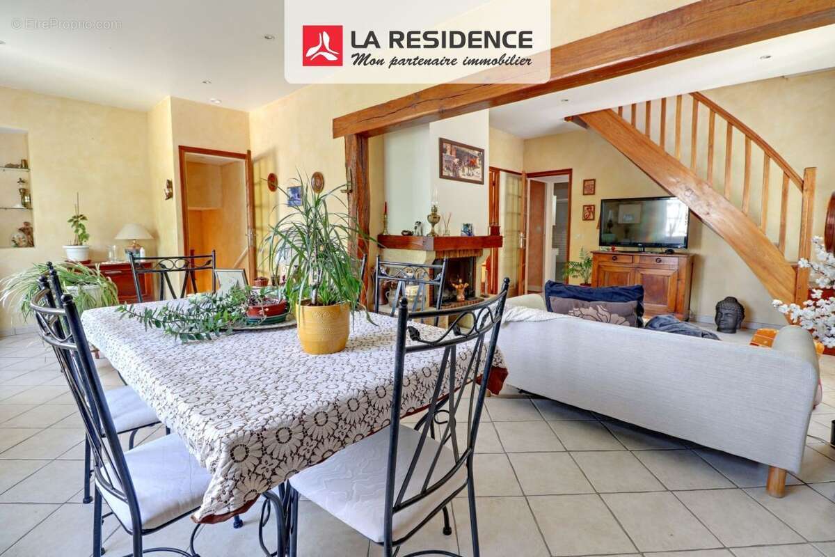 Maison 91 m² à Maurecourt  - photo 2
