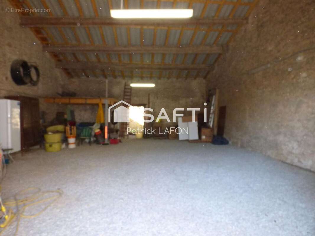 Photo 3 - Parking à SAINT-ANDRE-DE-SANGONIS