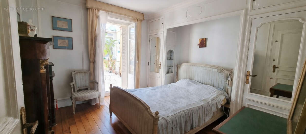 Maison à PARIS-15E